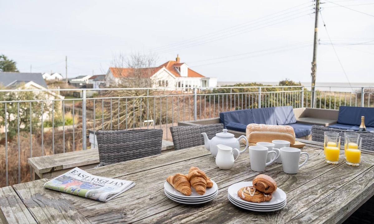 Thorpeness Cottage | Fisherman's Loft - sleeps 8 guests in 4 bedrooms