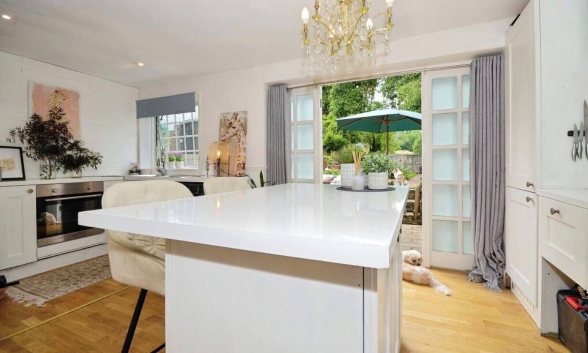 Bushey Apartment | Flint Cottage