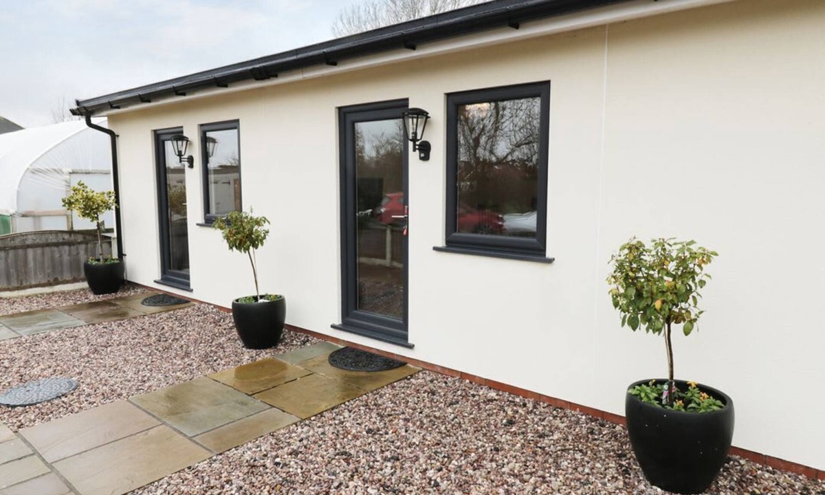 Thornton-Cleveleys House | Foxes Den, Thornton, Lancashire