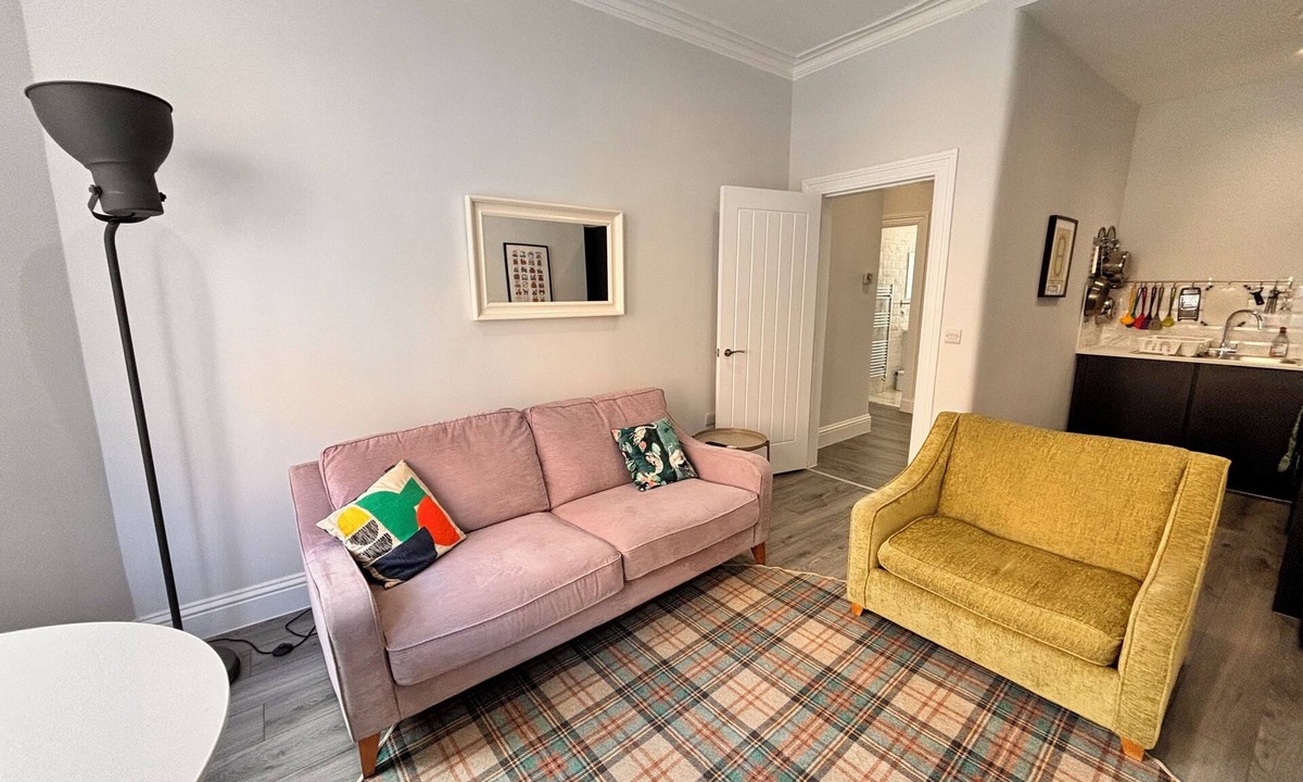 Glasgow Apartment | Fresh apartment in heart of Southside of Glasgow