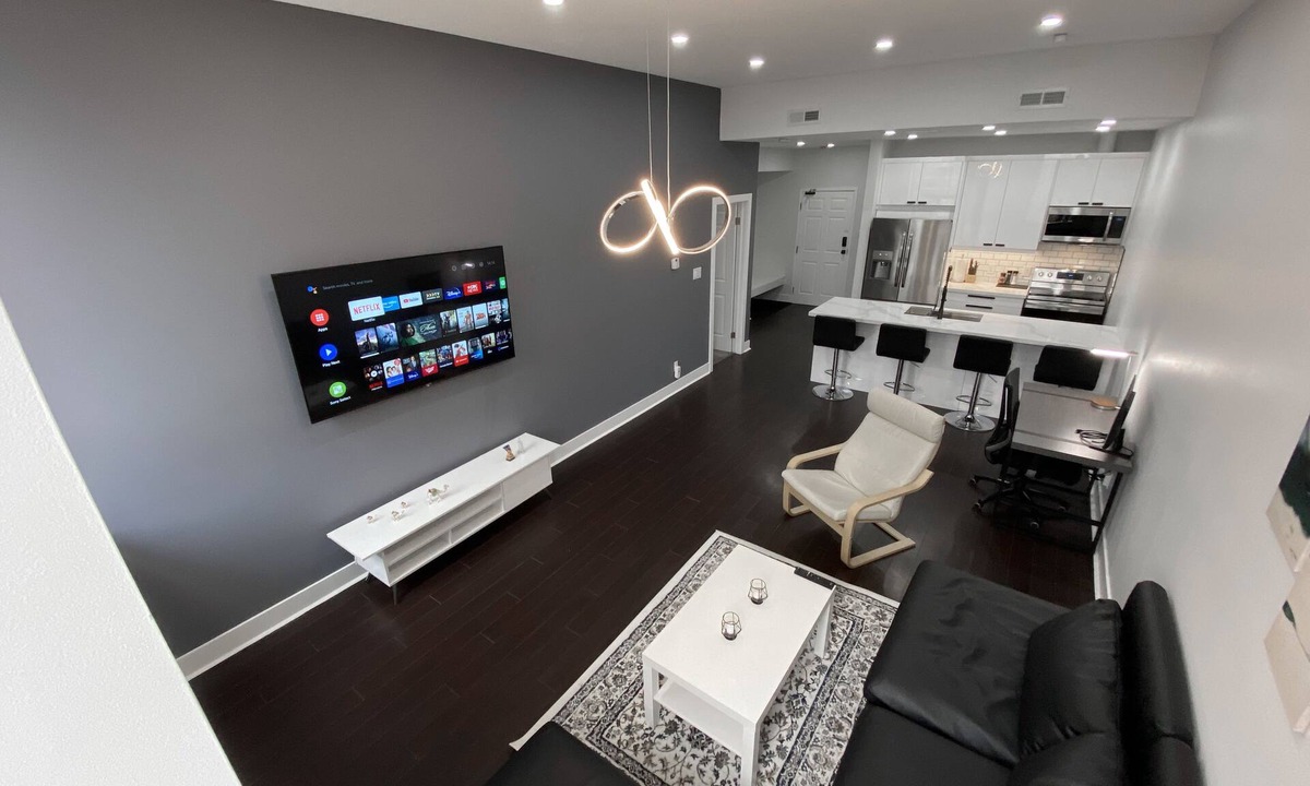 Downtown London Condo | Fully Furnished & Renovated Historic Condo in Downtown Core