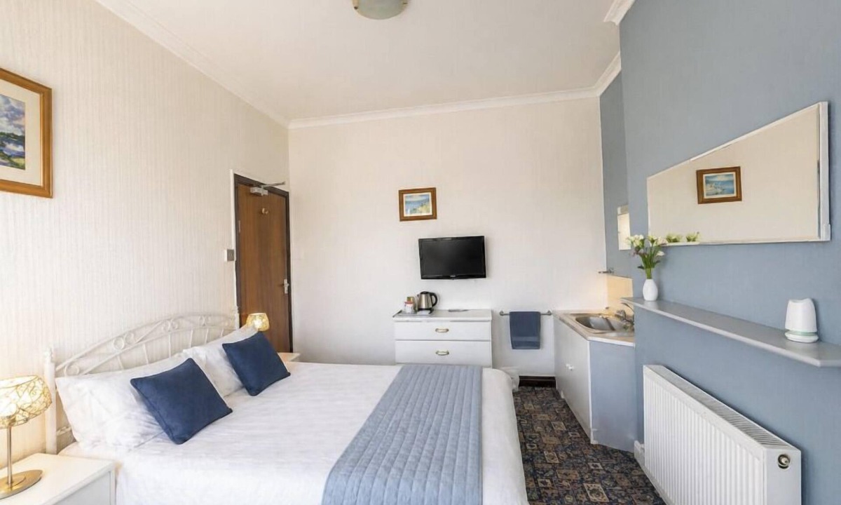 Cleethorpes Bed & Breakfast | Affordable & Cozy Seaside Guest House| Cleethorpes