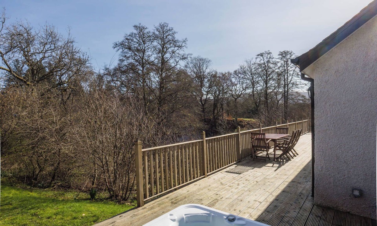 Killin Cottage | Ghillie's Cottage on the River Lochay