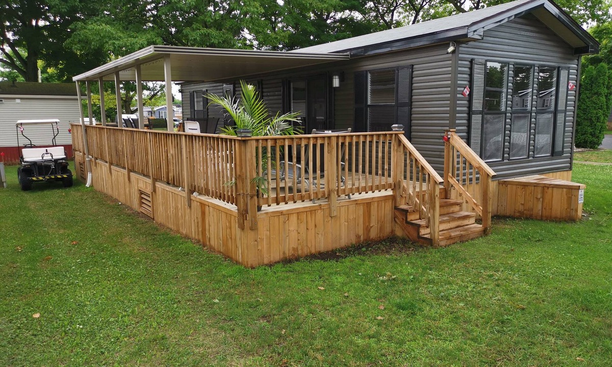 Sherkston Cottage | Glamping 3-bedroom cottage in Sherkston Shores Family Resort with a large yard.