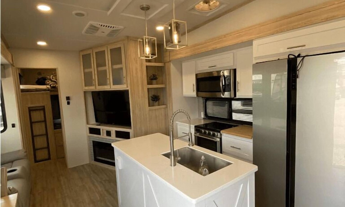 Kenora House | Glamping Site #4 - Spruce Lake Resort