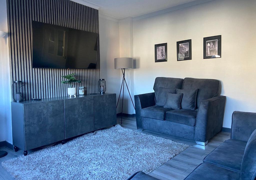 Renfrew Apartment | Glasgow Apartment close to the airport