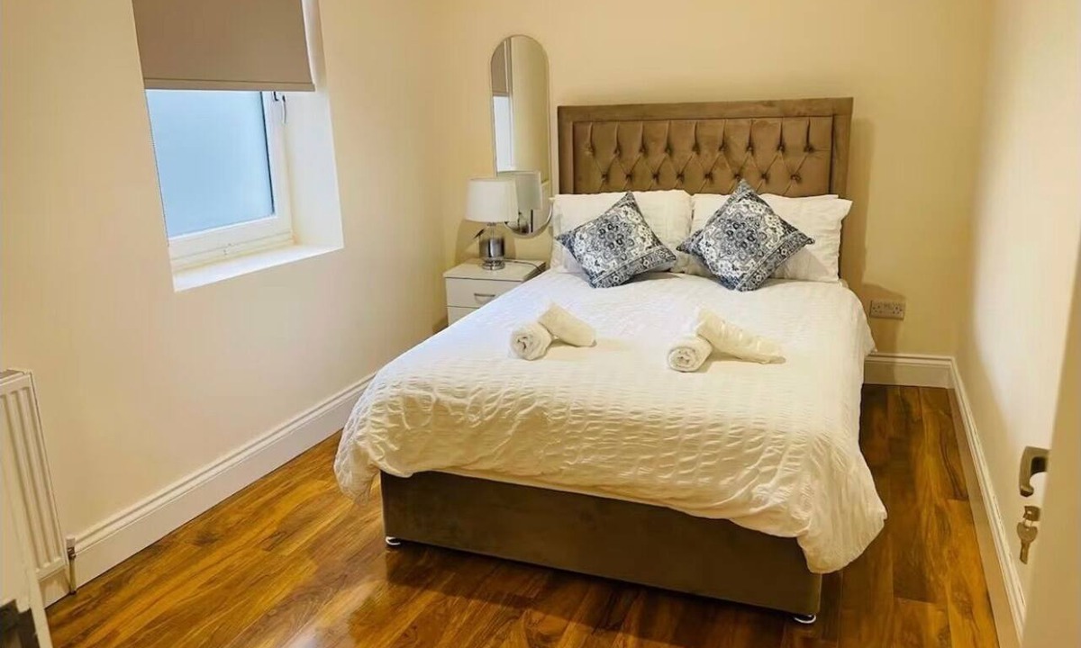 Glasgow Apartment | Glasgow City View Retreat