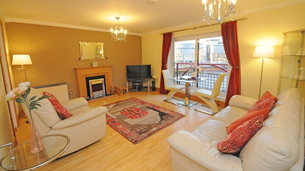 Tradeston Apartment | Glasgow Waterfront Apartment Short Walk To City Centre