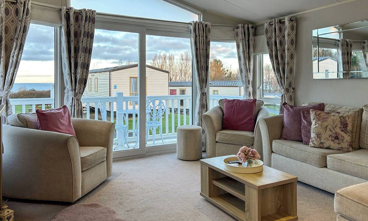 Ayr Cottage | Glencross Golf Village