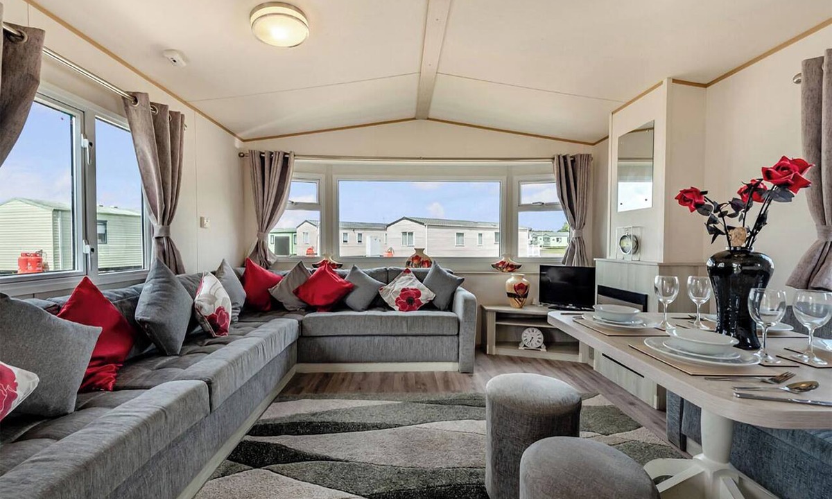 Clacton-on-Sea House | Gold 3 Bedroom Caravan, Sleeps 8