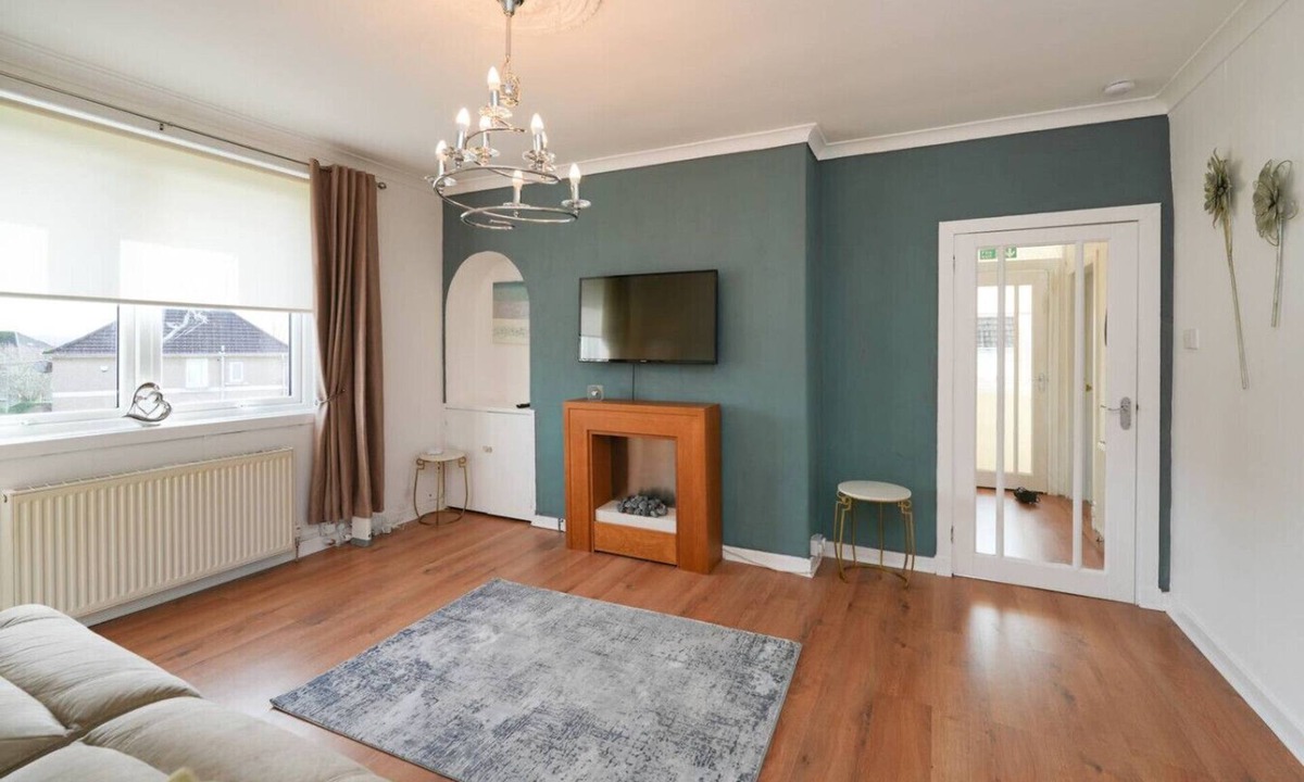 Dalry Apartment | Goldie Apartment in Dalry
