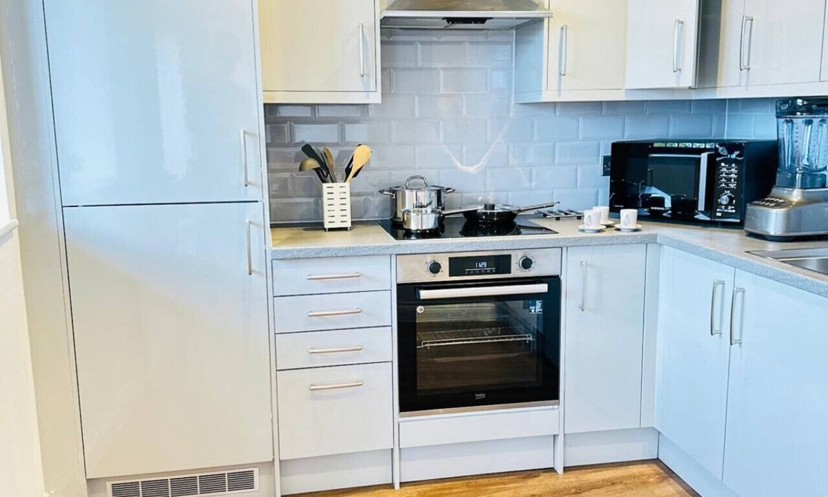 Brentwood Apartment | Gorgeous serene spacious luxury apartment