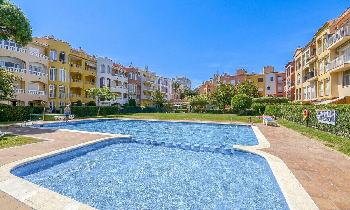 Empuriabrava Apartment | GRAN RESERVA FLORES 19 12 Empuriabrava