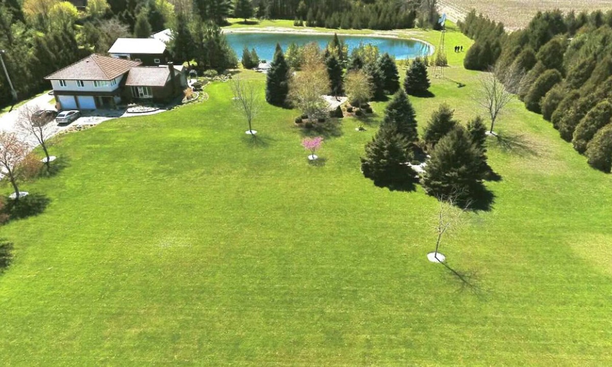 Dashwood House | Grand Bend Cottage. Private 26 acres of magical landscape & exclusive pond.