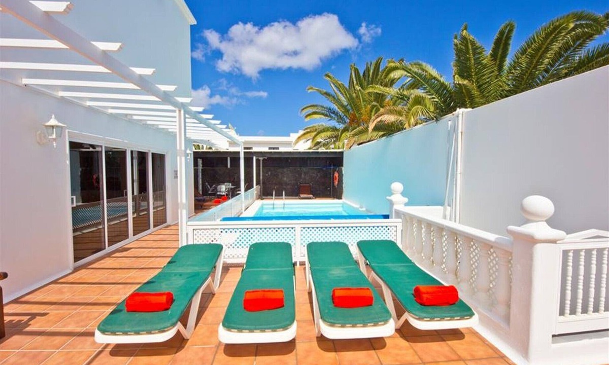Costa Teguise Villa | Great Costa Teguise Home | Villa Luz De La Fragata | 4 bedrooms | Private Pool