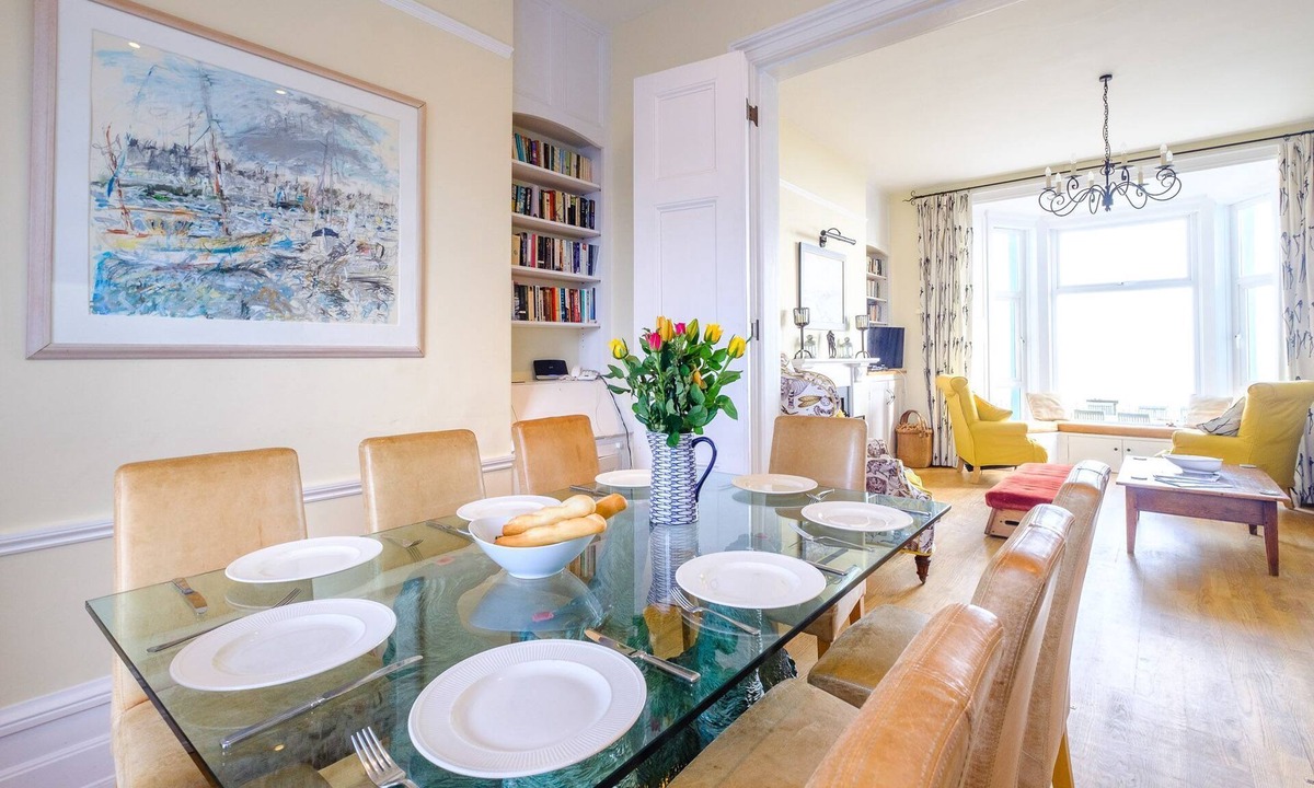 Aldeburgh Apartment | Gunfleet - sleeps 14 guests in 6 bedrooms
