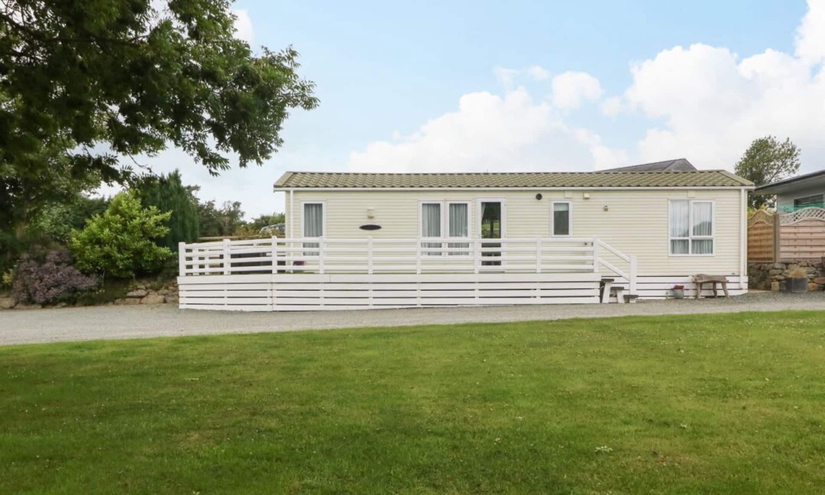 Gaerwen House | Gwel Eryri in Penmynydd, Wales