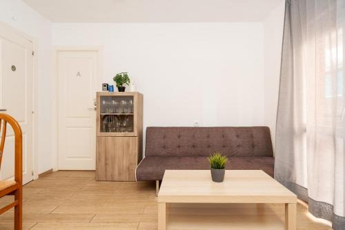 Badalona House | Habitaciones con baño compartido en bonito Apartamento en Badalona