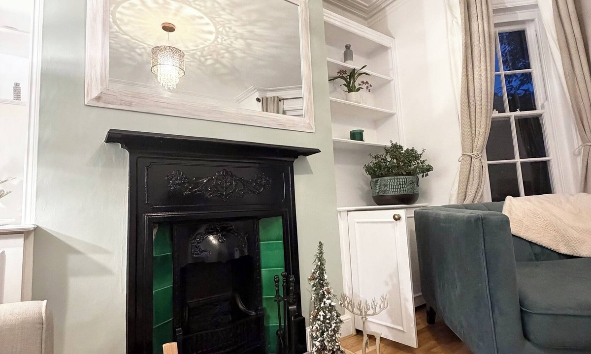 Childs Hill Apartment | HampStay in quick and easy access to central London.