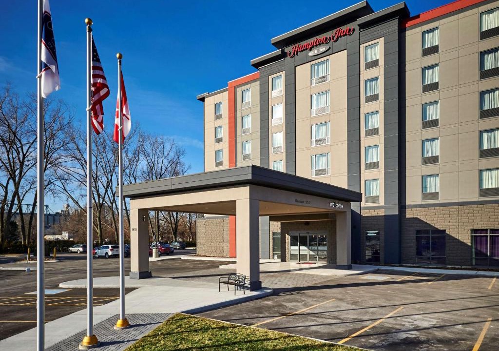 Point Edward Hotel | Hampton Inn by Hilton Sarnia/Point Edward