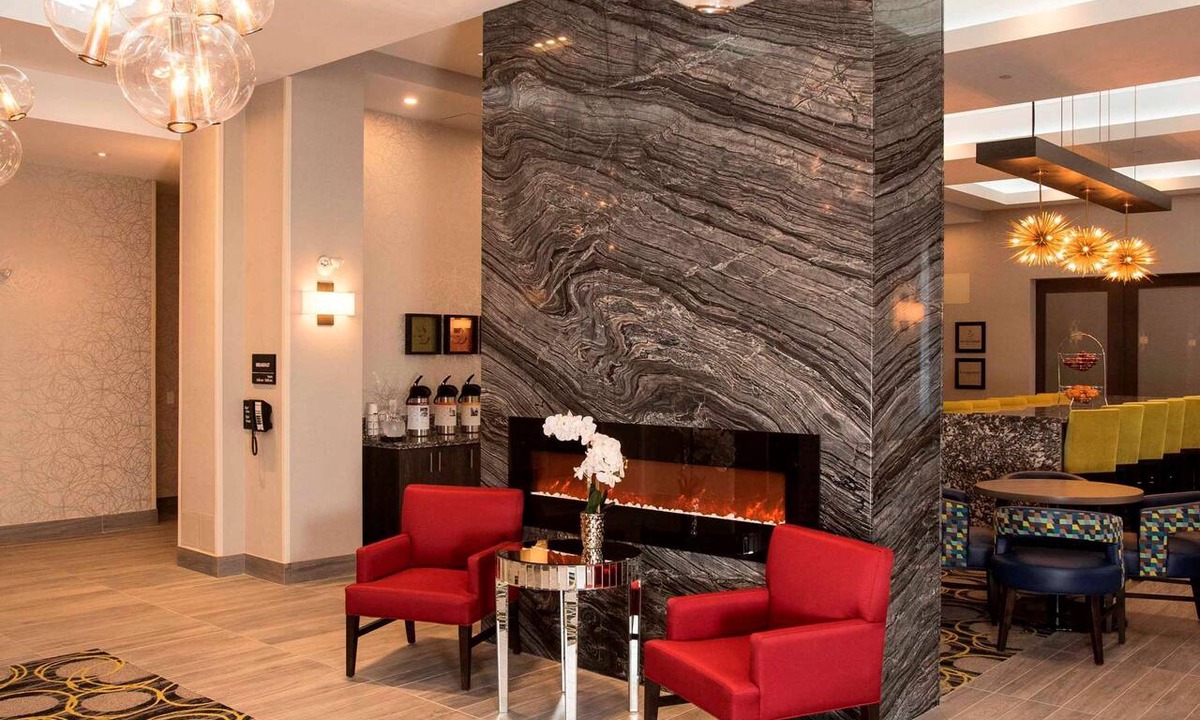 Thunder Bay Hotel | Hampton Inn & Suites by Hilton Thunder Bay