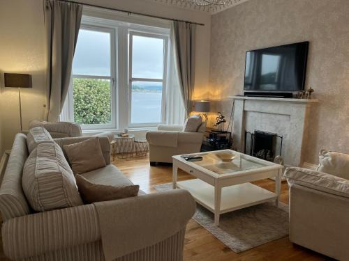 Rothesay House | Harbour View - Waterfront Retreat, Rothesay
