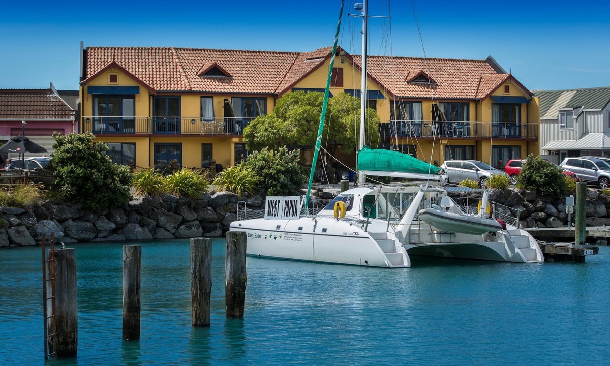 Nelson Hotel | Harbourside Lodge