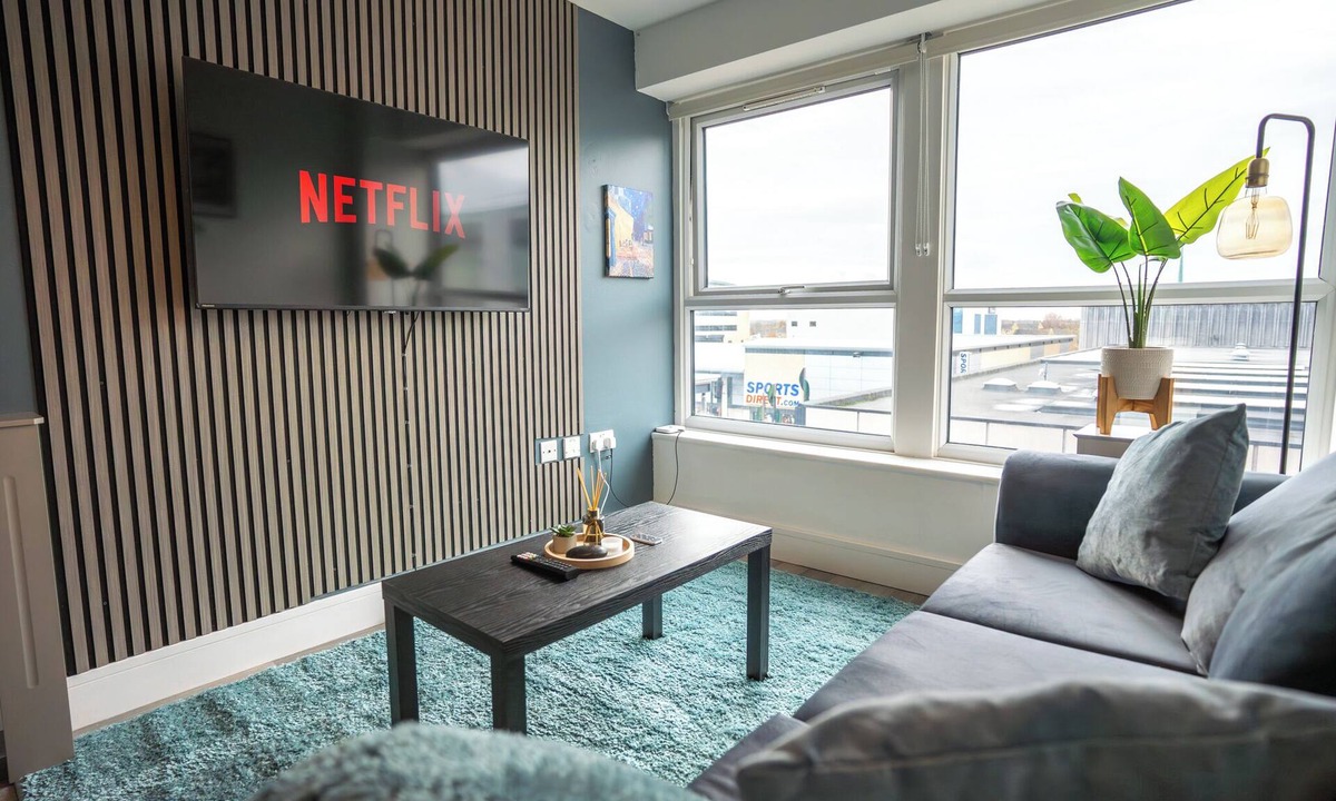 Harlow Apartment | Harlow Flat - Perfect for Families or Contractors