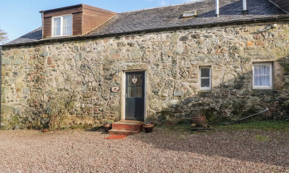 Inveraray Cottage | HAWTHORN, pet friendly, character holiday cottage in Inveraray