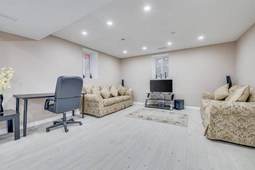 Milton Apartment | Hidden Gem: Spacious Basement