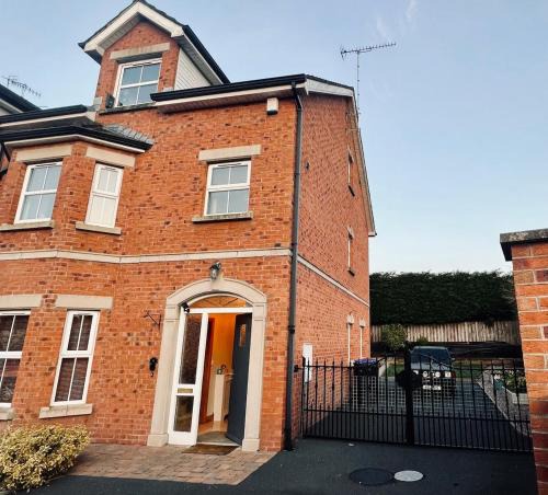 Omagh Villa | Highfields GAA-Football entire house Omagh Town