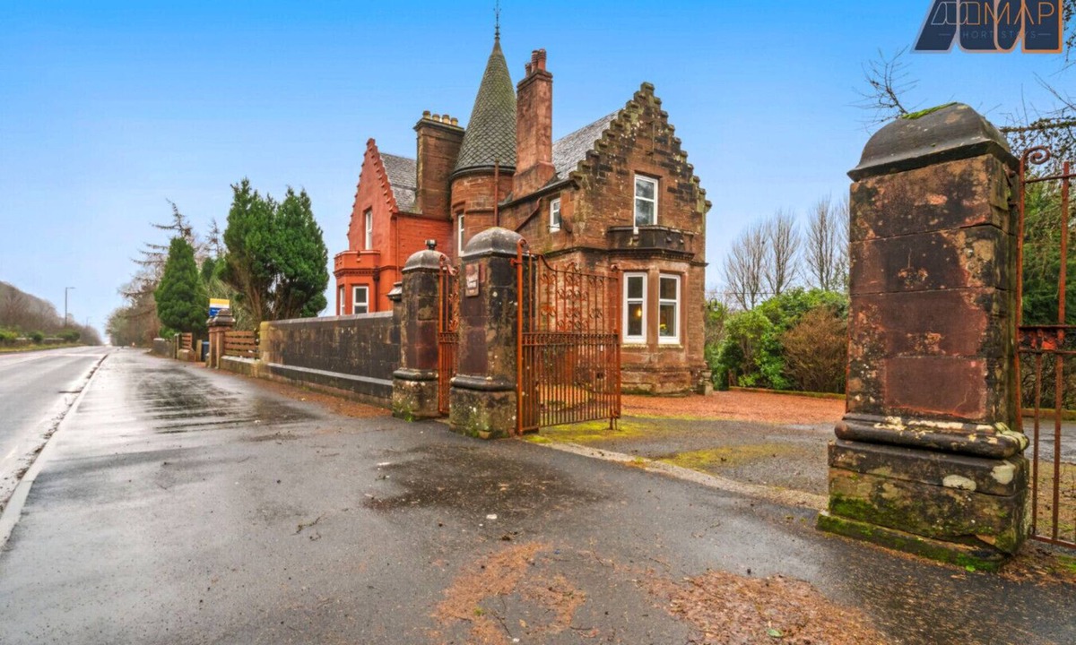 Wemyss Bay House | Historic Stunning 3 Bed Private Parking Near Railway Station