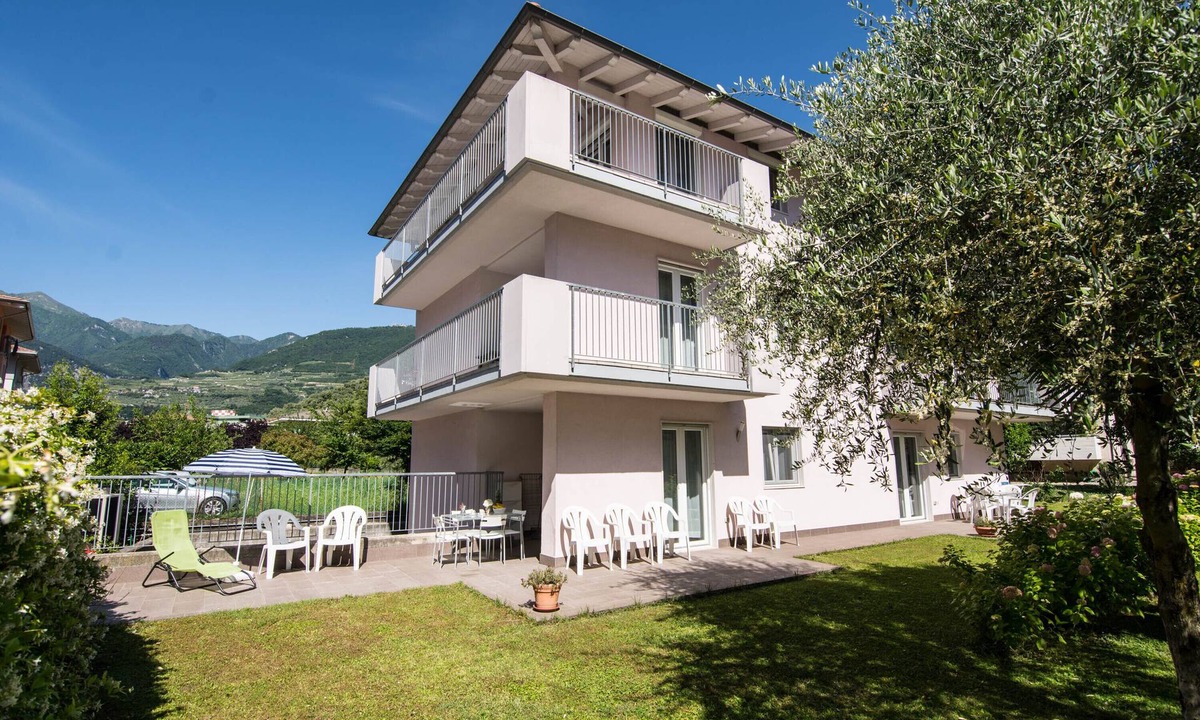 Arco Apartment | Holiday Apartment "1 - Da Vilma' with Mountain View