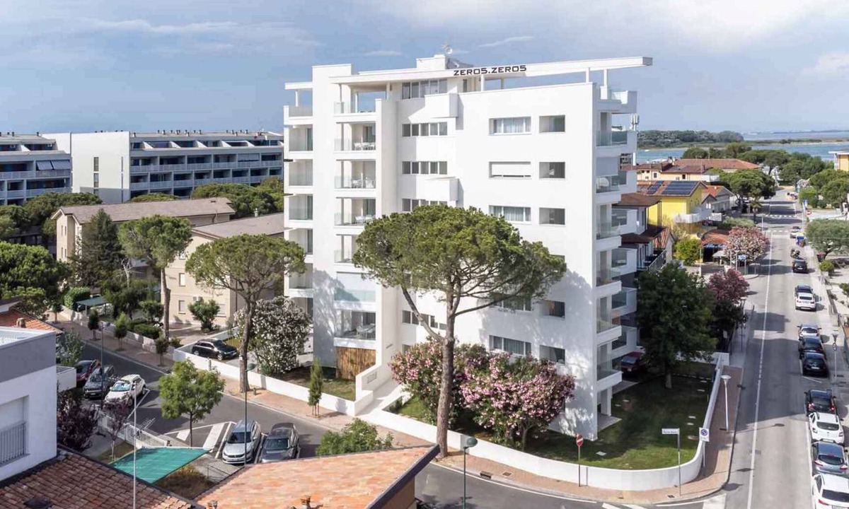 Lignano Sabbiadoro Apartment | Holiday apartment with air conditioning and balcony