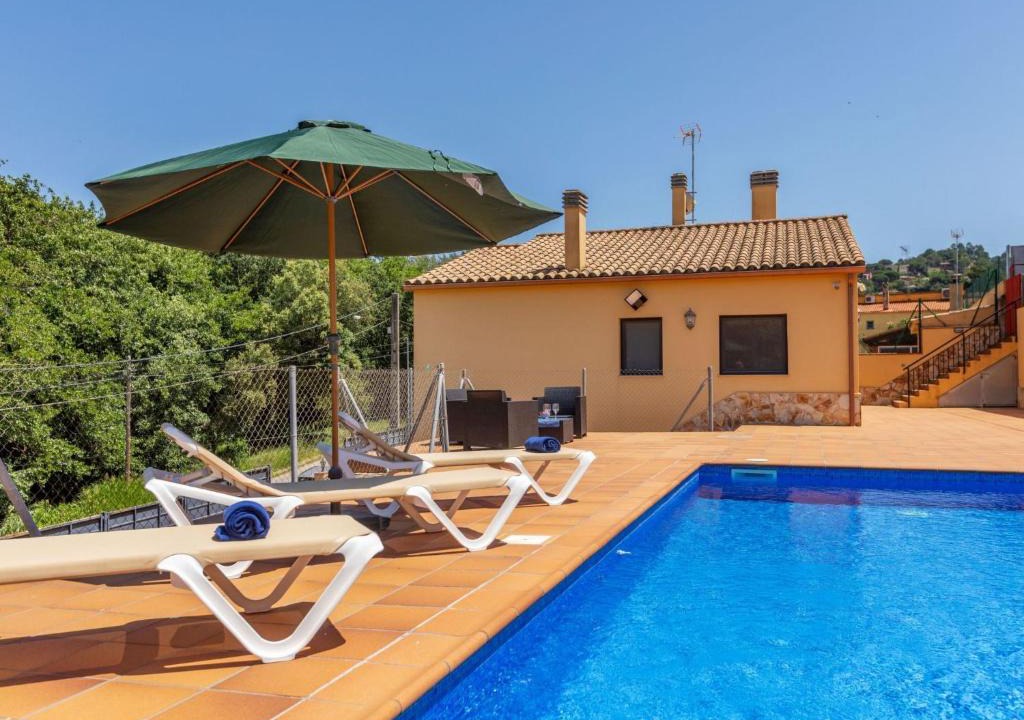 Mont Barbat House | Holiday Home Esteva by Interhome