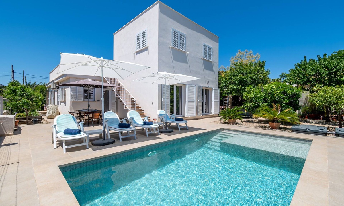 Plamanyola House | Holiday Home "Lliris 29" with Air Conditioning, Wi-Fi, Terraces and Mountain Views