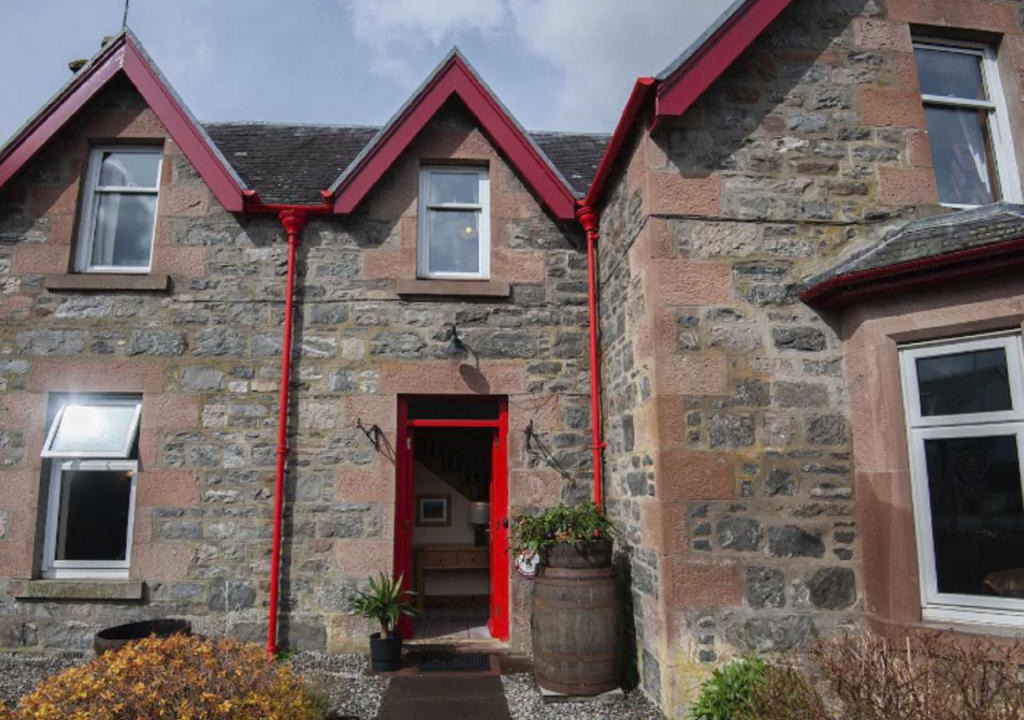 Drumnadrochit House | Holiday Home Oakdale House by Interhome
