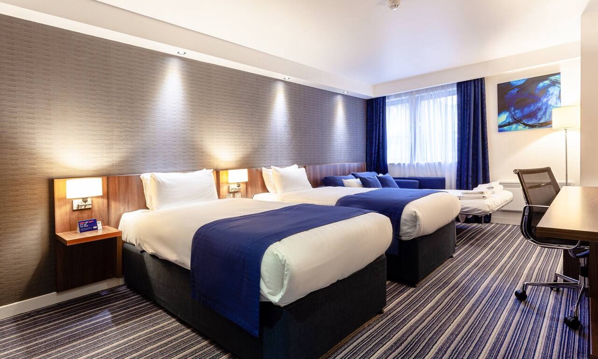 Ingliston Hotel | Holiday Inn Express Edinburgh Airport by IHG