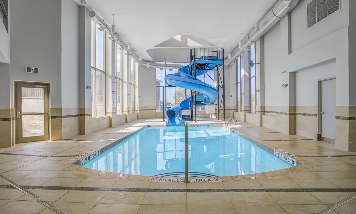Woodstock Hotel | Holiday Inn Express & Suites Woodstock South by IHG