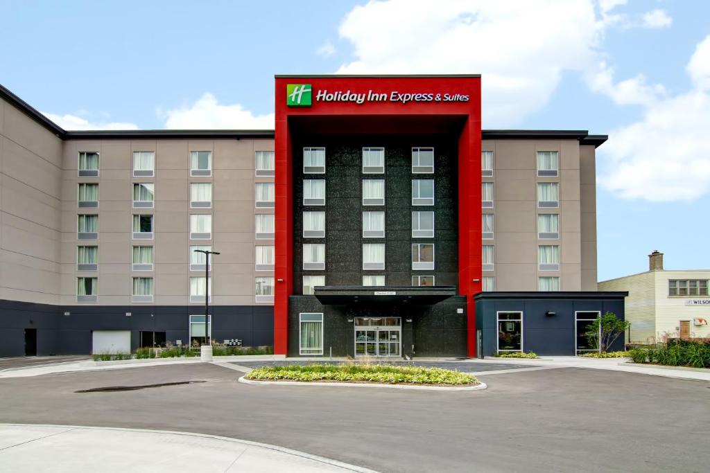 Oshawa Hotel | Holiday Inn Express & Suites Oshawa Downtown - Toronto Area by IHG