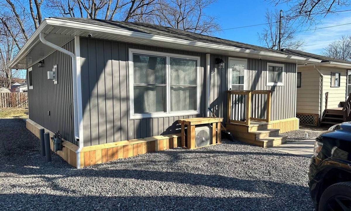 Point Abino House | Home away from home by the lake - Cozy Cottage available for a small family.