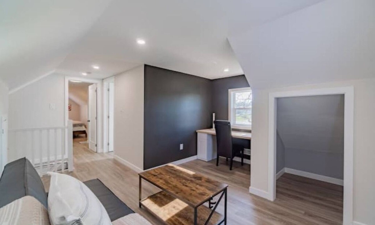 Niagara Falls House | Home in heart of Niagara Falls