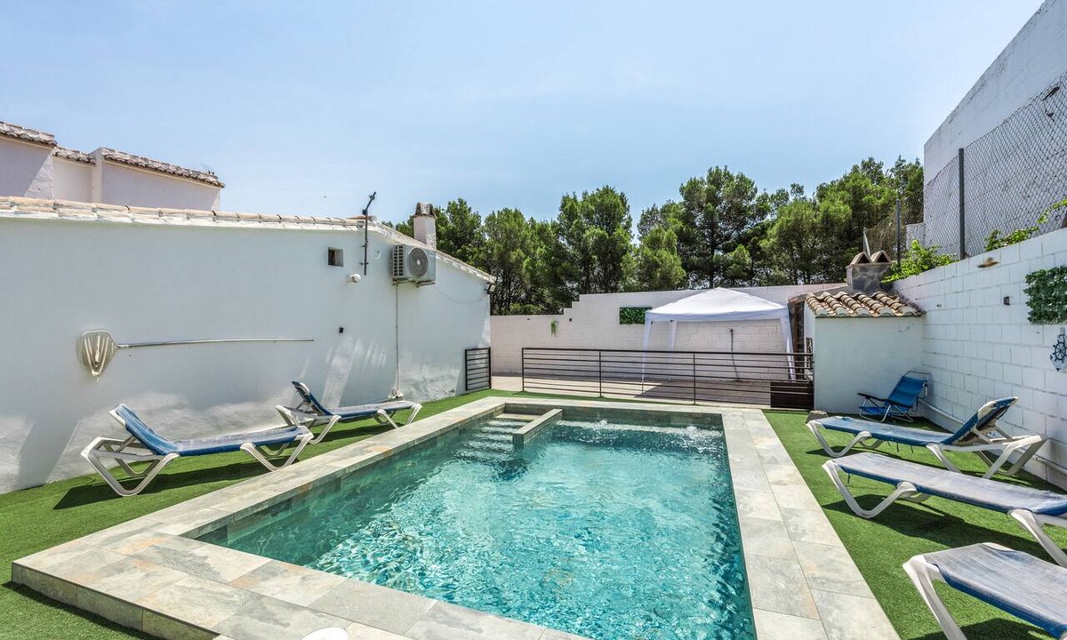El Borge House | Home In Tranquil Mountains with Pool, Terrace, Garden & Wi-Fi