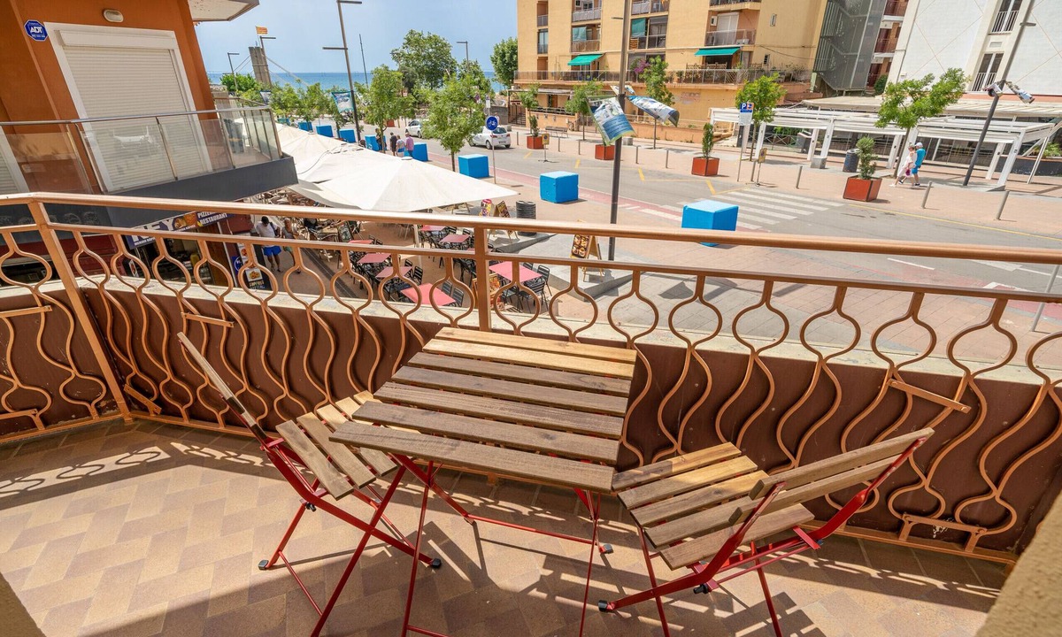 Calella Apartment | HomeHolidaysRentals SantMartin - Costa Barcelona