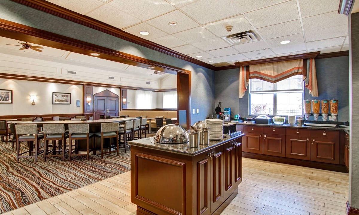 Oakville Hotel | Homewood Suites by Hilton Toronto Oakville
