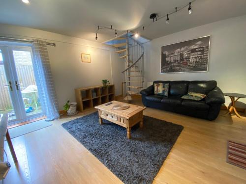Walton Apartment | Host & Stay - Studley Knapp