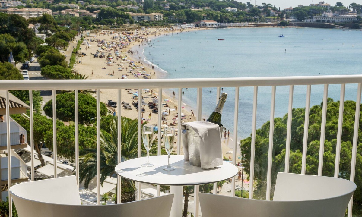 Sant Feliu de Guixols Hotel | Hotel ILUNION Caleta Park