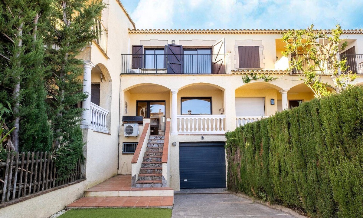 Sant Pere Pescador House | House in Catalonia near the Sea