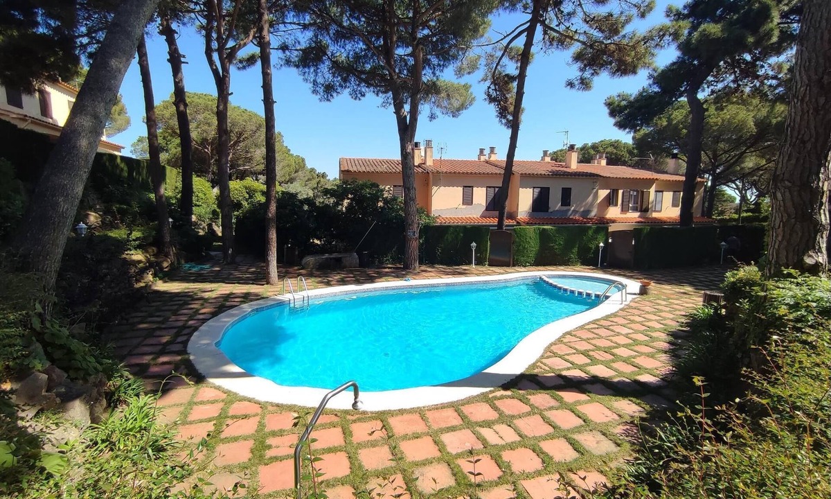 Sant Feliu de Guixols Villa | House with swimming pool, garden and parking, 8-10 minutes walking to the beach