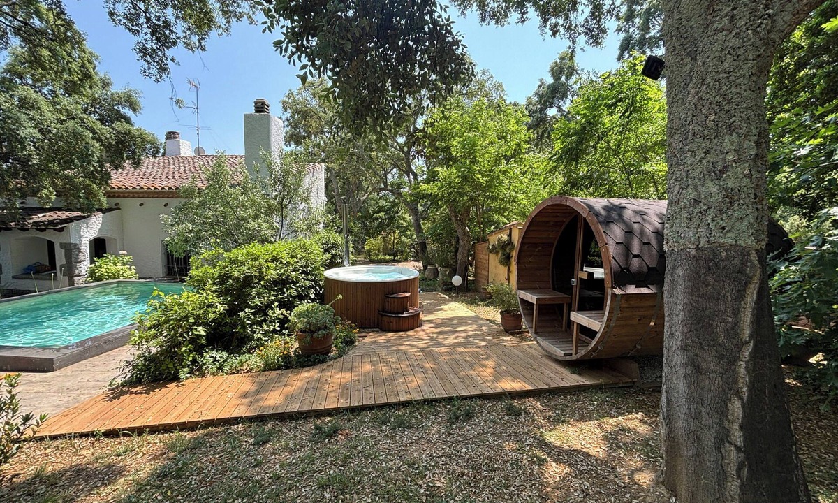 Macanet de Cabrenys House | House with jacuzzi and pool 40 km from Costa Brava